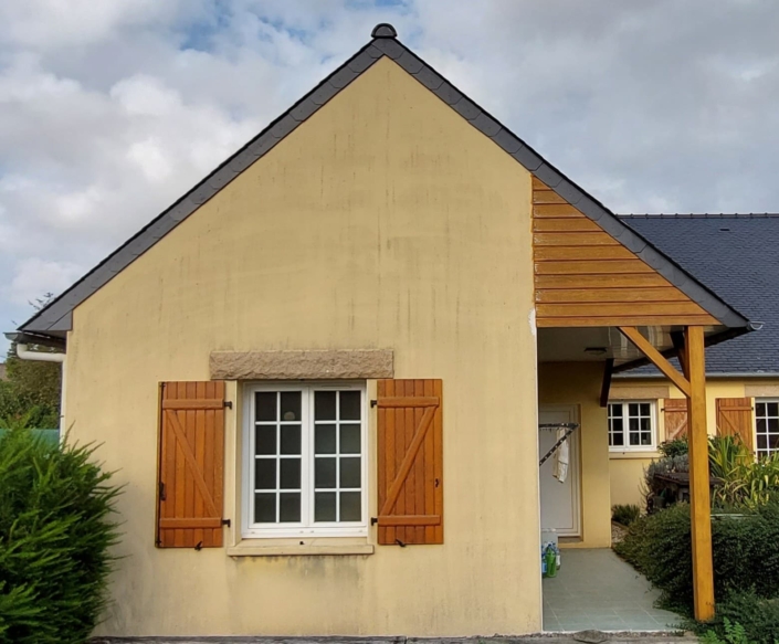 Ravalement de façade chantier de Lantic avant travaux.